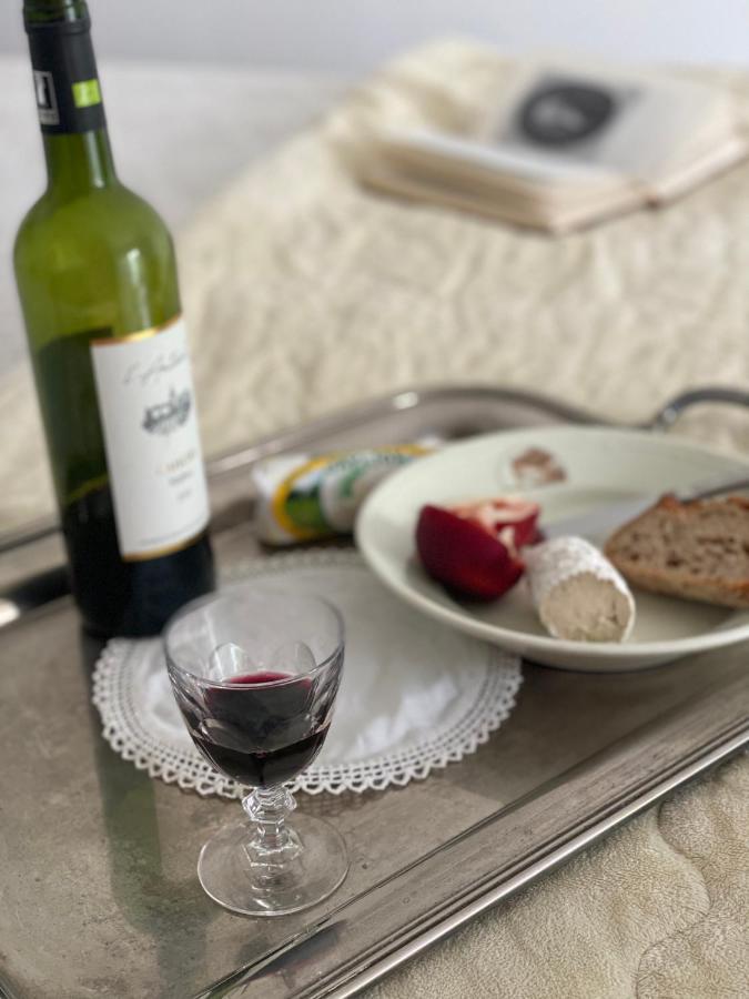 Bed and Breakfast Le Vieux Moulin Bouhet Экстерьер фото