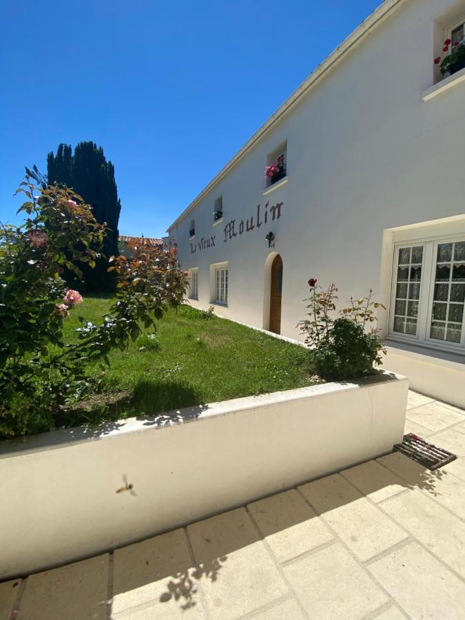 Bed and Breakfast Le Vieux Moulin Bouhet Экстерьер фото