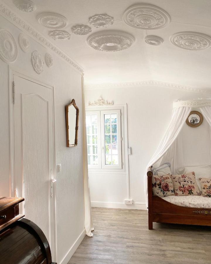 Bed and Breakfast Le Vieux Moulin Bouhet Экстерьер фото